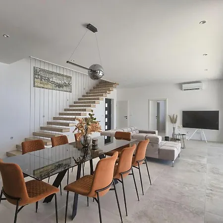 Vila Ultima Comfortable Holiday